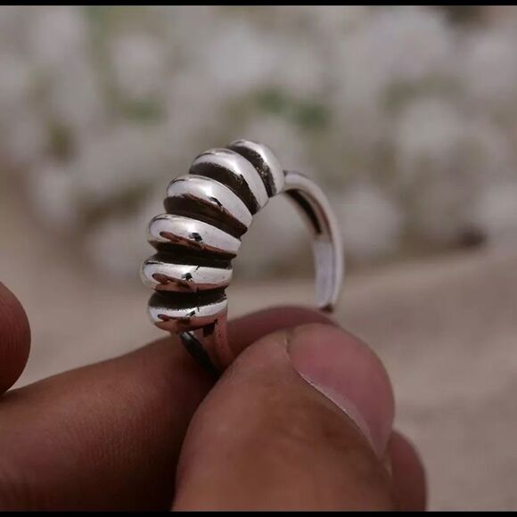 Vintage Style Stainless Steel Ring Fits for size 6,7 - Picture 1 of 6